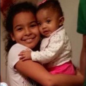 Meet your Posher, Santia